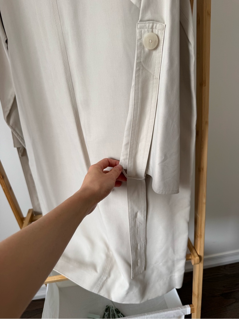 Babaton Light Beige Trench Coat - Picture 5 of 16